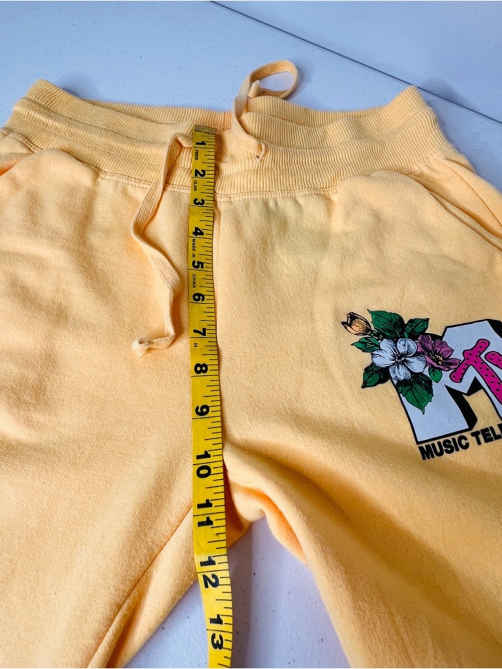 Viacom MTV Sunny Yellow Sweatpants Joggers with Floral Design Y2K Womens Size XS - Picture 6 of 10